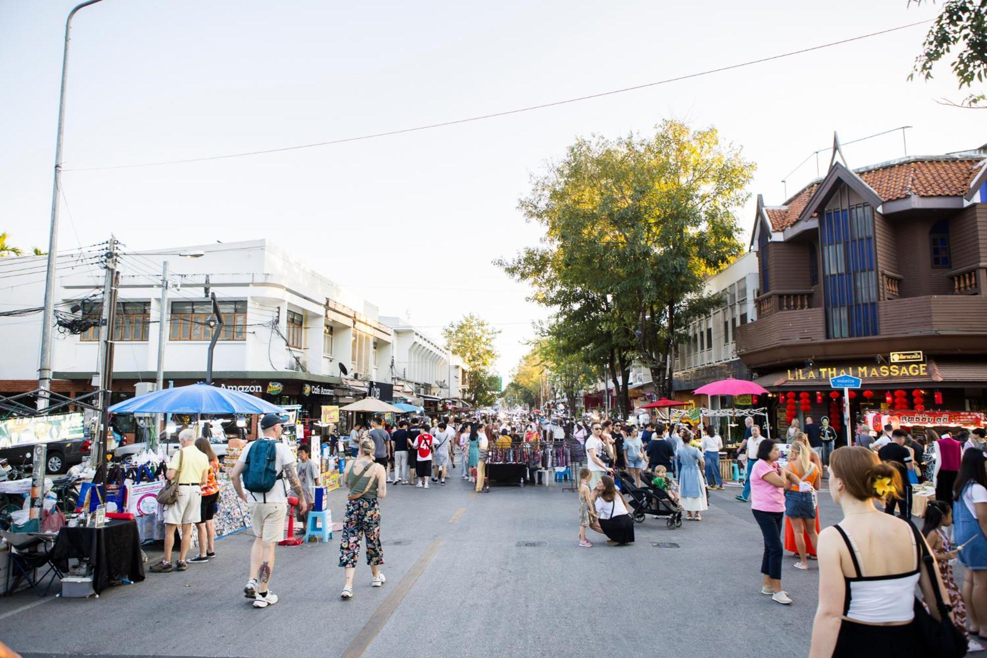 Hotel The Experience Walking Street Chiang Mai Exterior foto